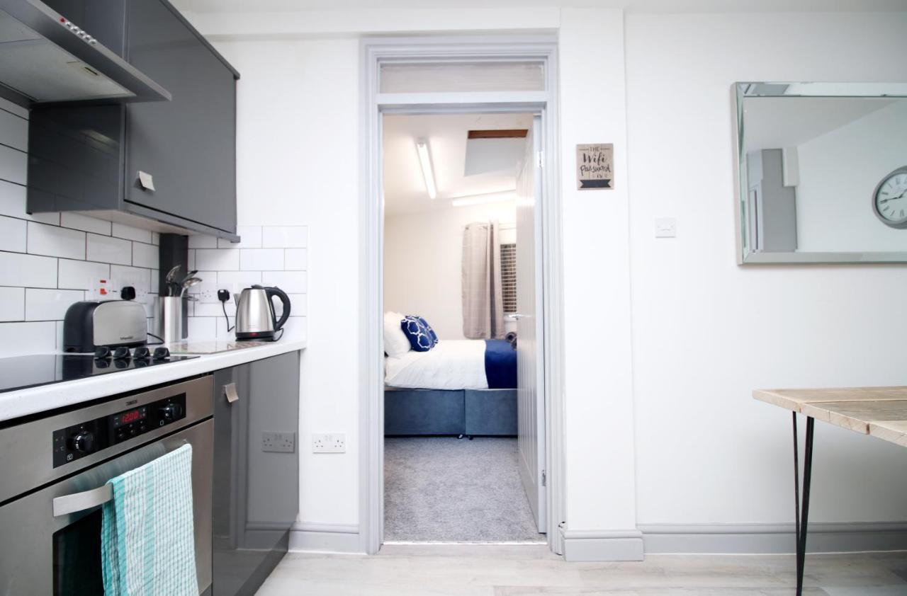 Appartamento Sleeps 6, Smart Tv'S, Parking Swansea & Morriston Hospital Esterno foto